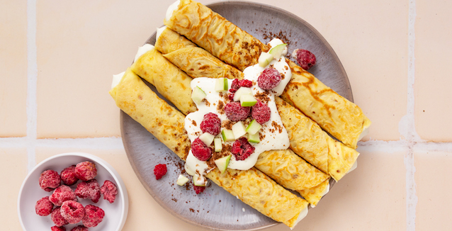 Filled pancakes with fruit and yoghurt, plus coffee chocolate spice blend from Just Spices