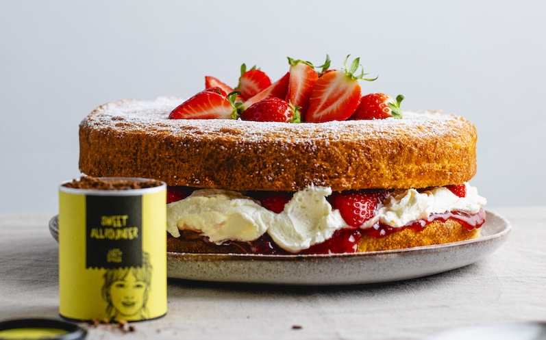 how to use frozen cream, Victoria Sponge filling